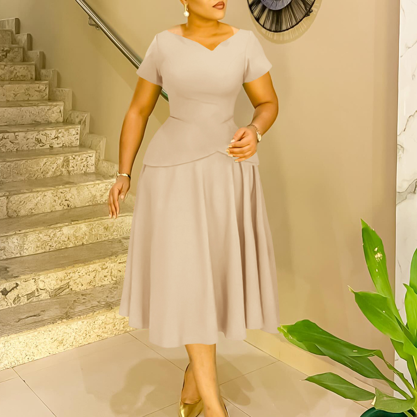 New Summer European And American Fashion Solid Color And V-neck Short Sleeve A- Line Dress